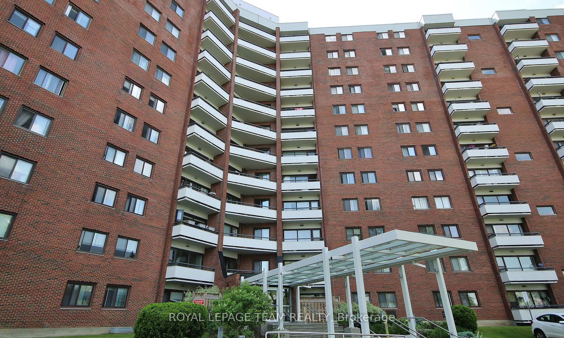 Photo 4 of Unit 708, 20 Chesterton Drive, Ottawa, Borden Farm/Stewart Farm/Carleton Heights/Parkwood Hills — HOMEH