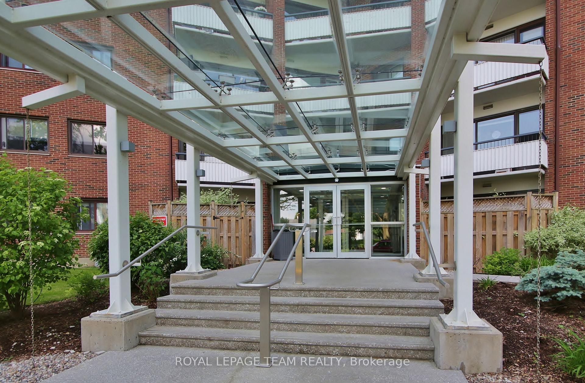 Photo 6 of Unit 708, 20 Chesterton Drive, Ottawa, Borden Farm/Stewart Farm/Carleton Heights/Parkwood Hills — HOMEH