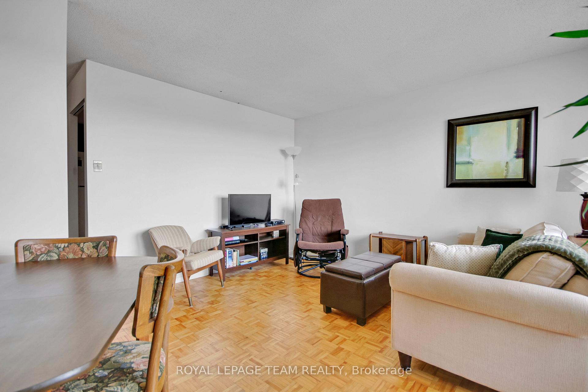 Photo 20 of Unit 708, 20 Chesterton Drive, Ottawa, Borden Farm/Stewart Farm/Carleton Heights/Parkwood Hills — HOMEH