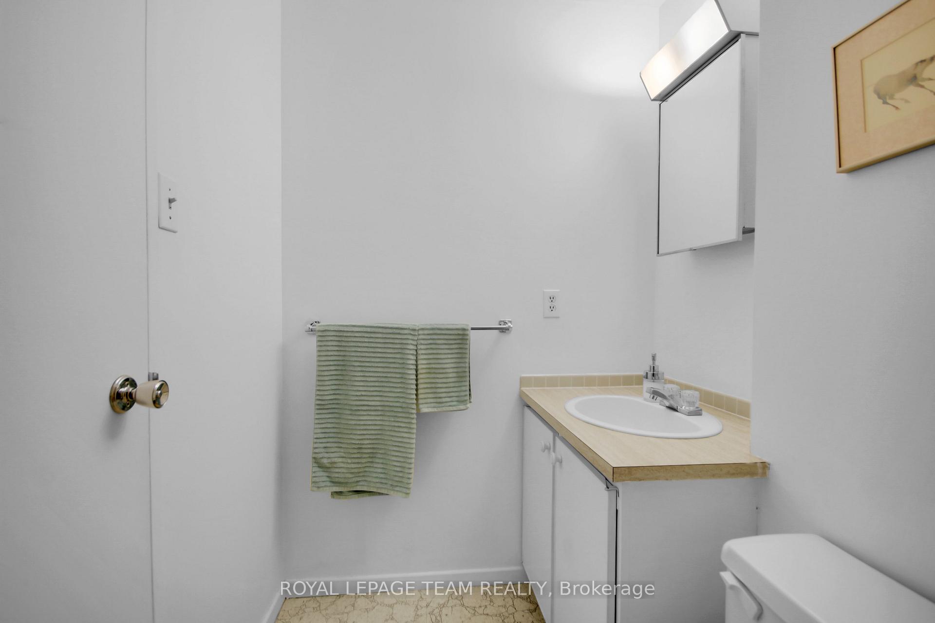 Photo 32 of Unit 708, 20 Chesterton Drive, Ottawa, Borden Farm/Stewart Farm/Carleton Heights/Parkwood Hills — HOMEH