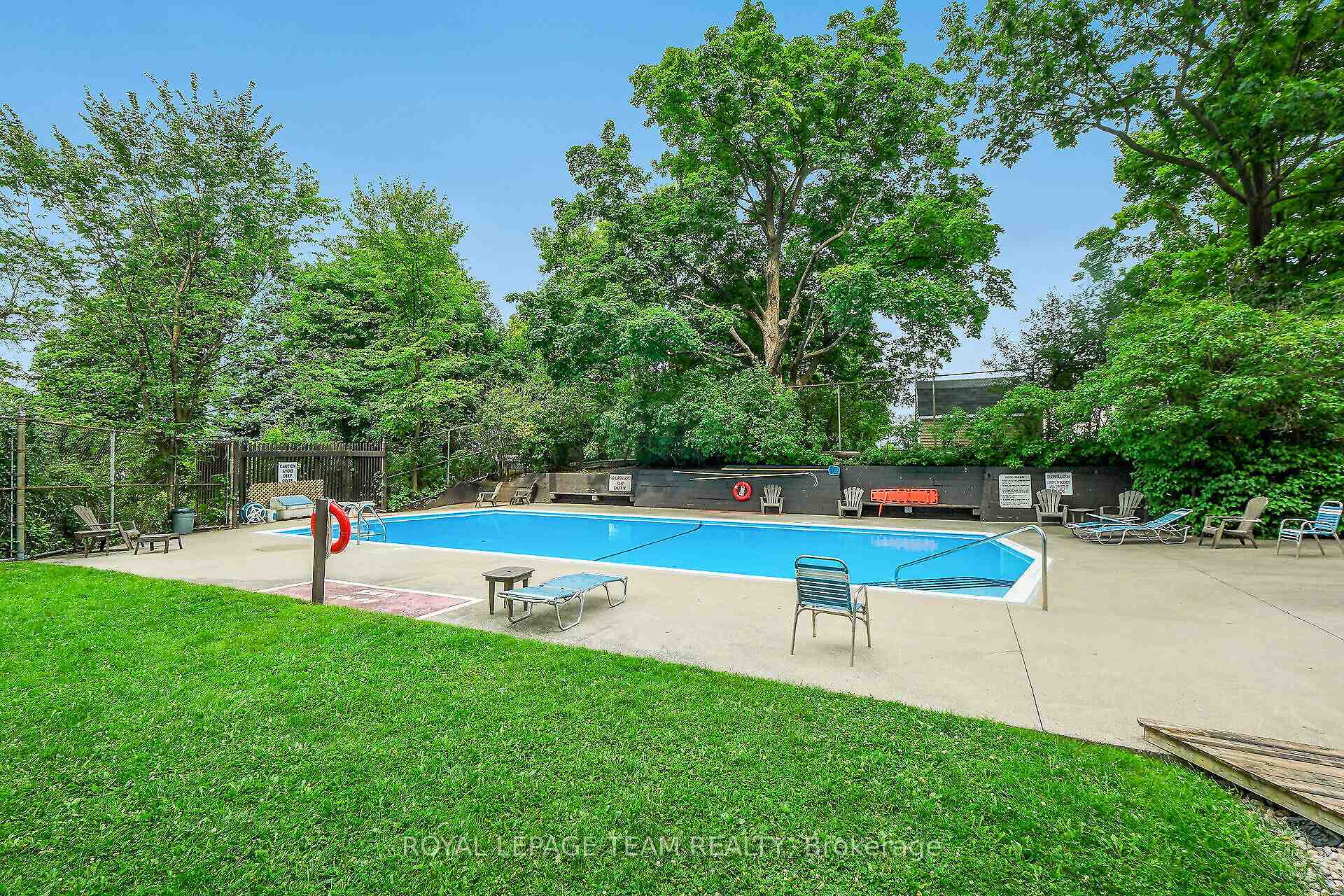 Photo 48 of Unit 708, 20 Chesterton Drive, Ottawa, Borden Farm/Stewart Farm/Carleton Heights/Parkwood Hills — HOMEH