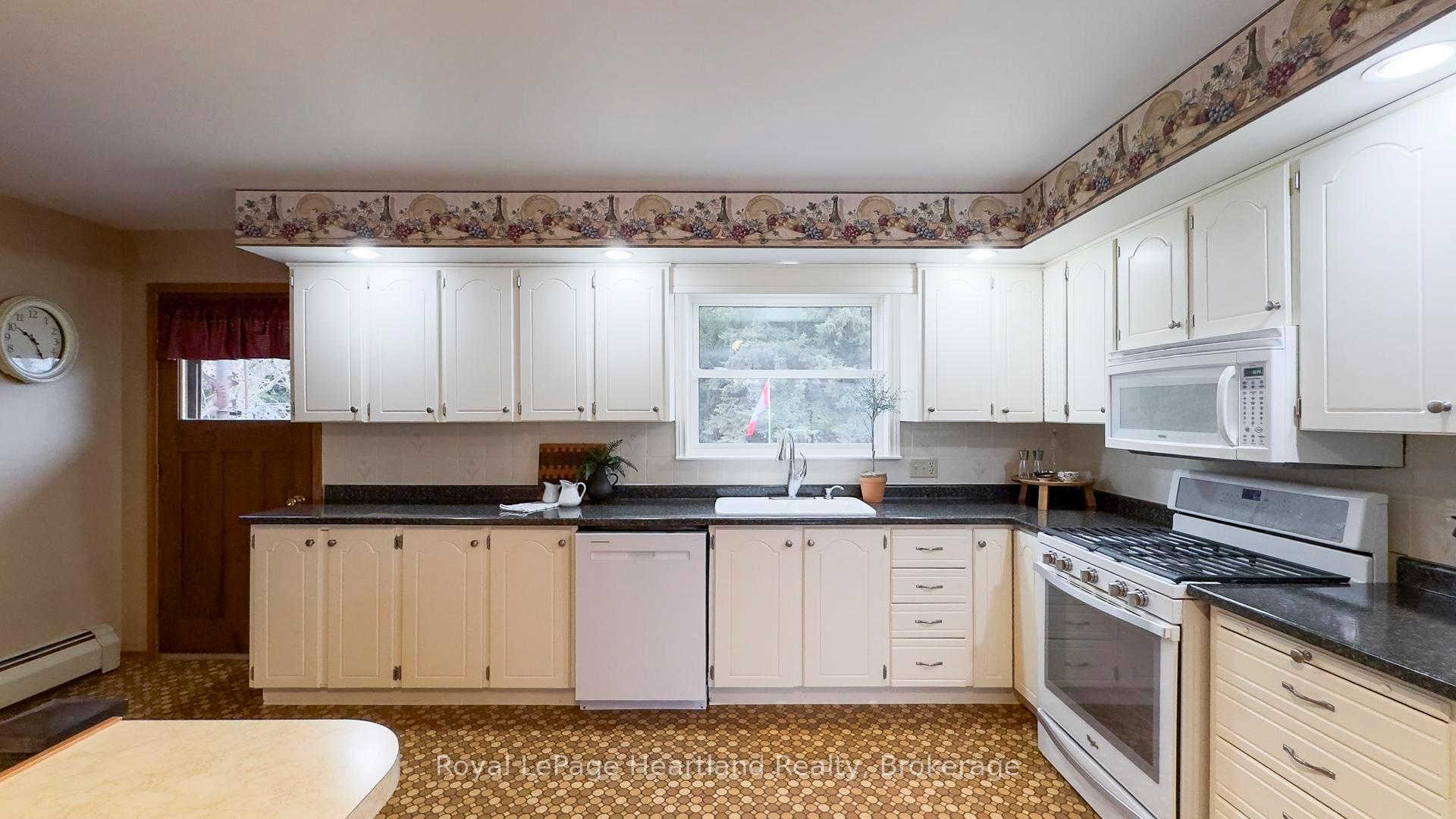 Photo 13 of 258 Trueman Street, Central Huron, Hullett — HOMEH