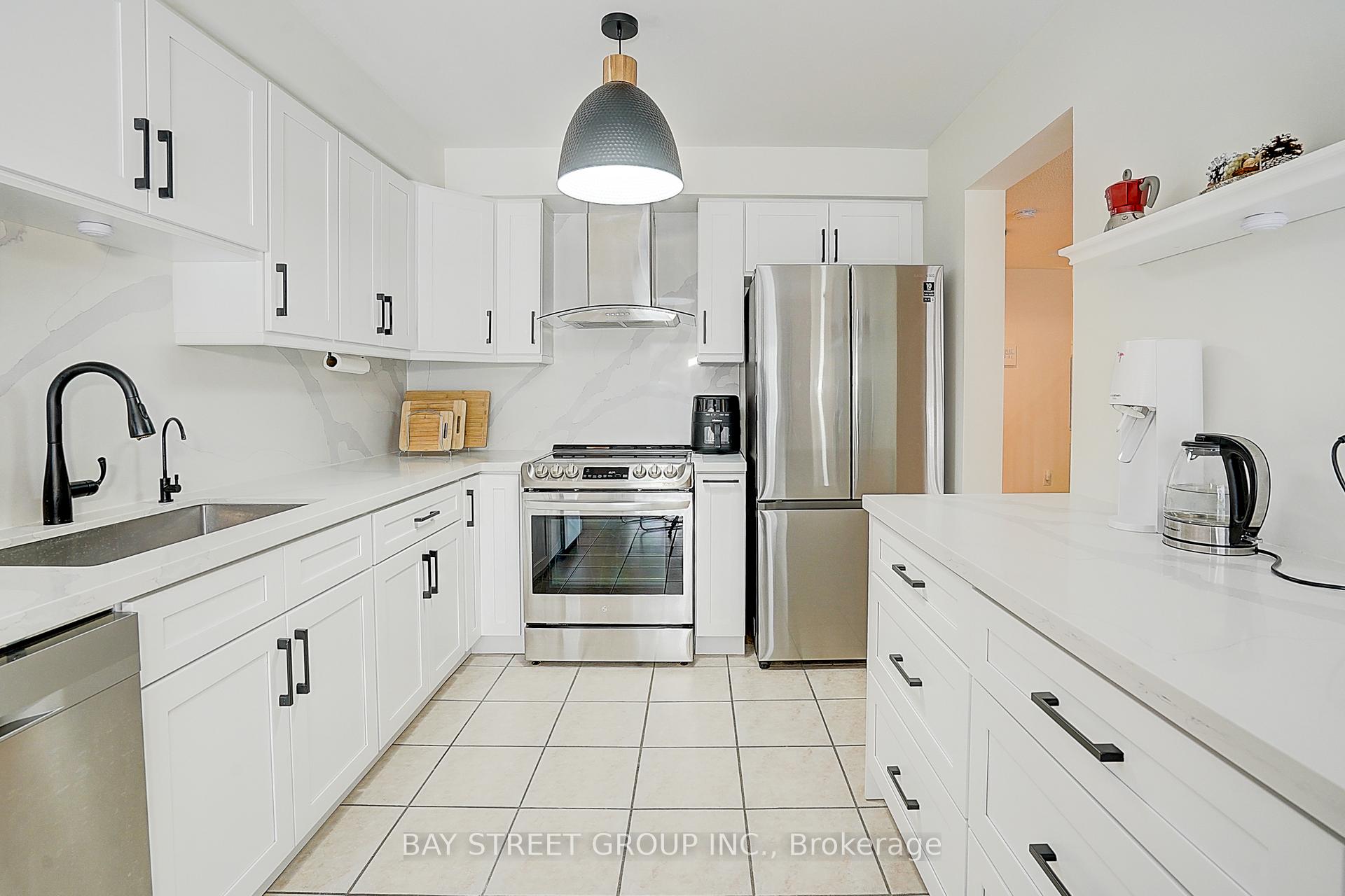 Photo 11 of 92 Millcliff Circle, Aurora, Aurora Grove — HOMEH