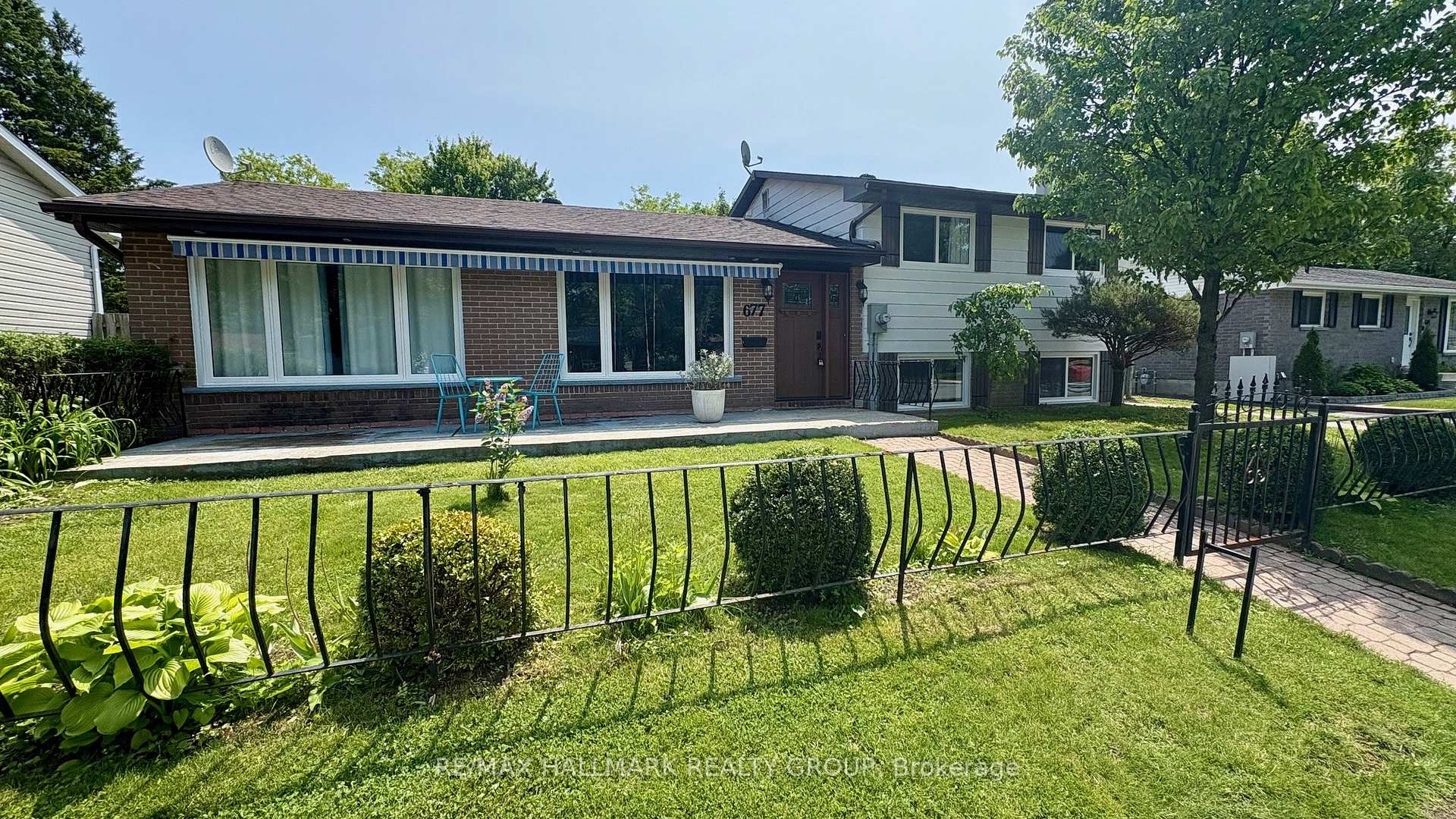 Photo 4 of 677 Laurier Boulevard, Brockville — HOMEH