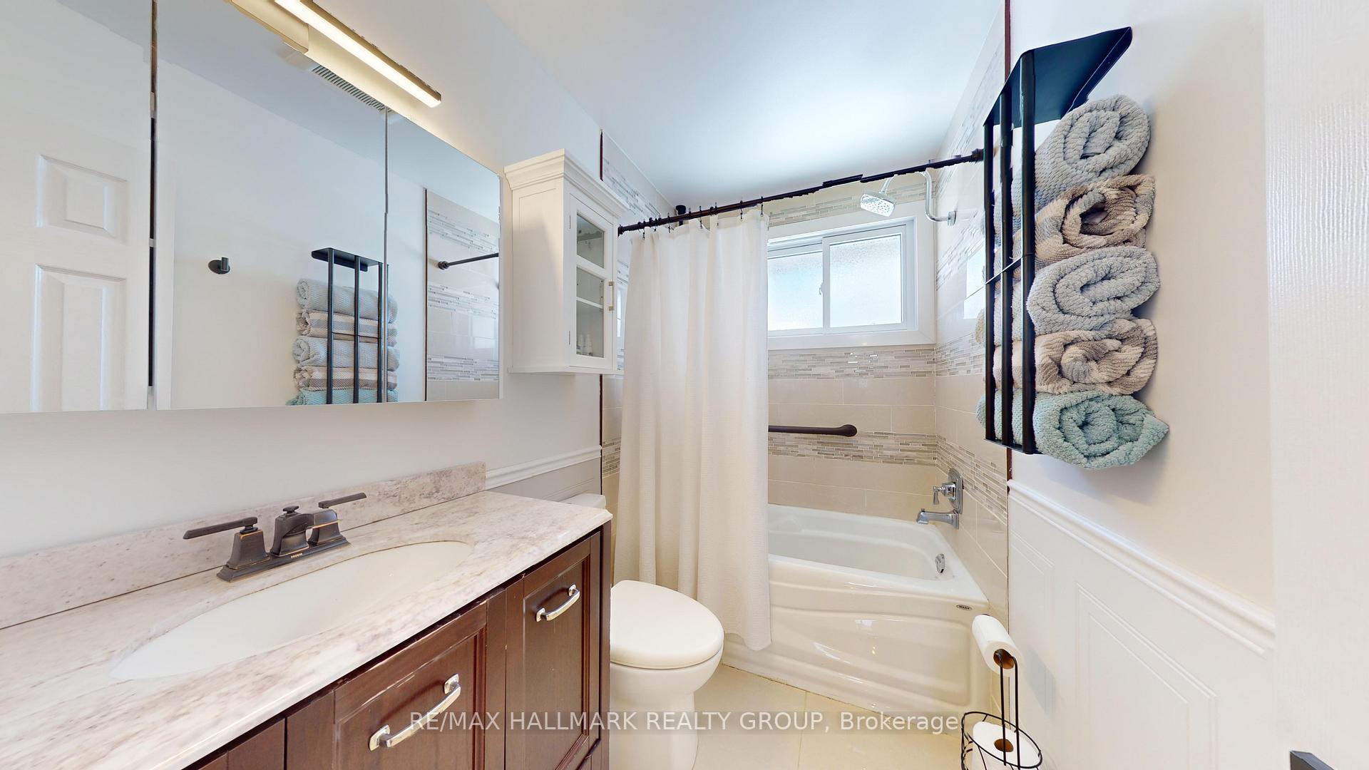 Photo 6 of 677 Laurier Boulevard, Brockville — HOMEH