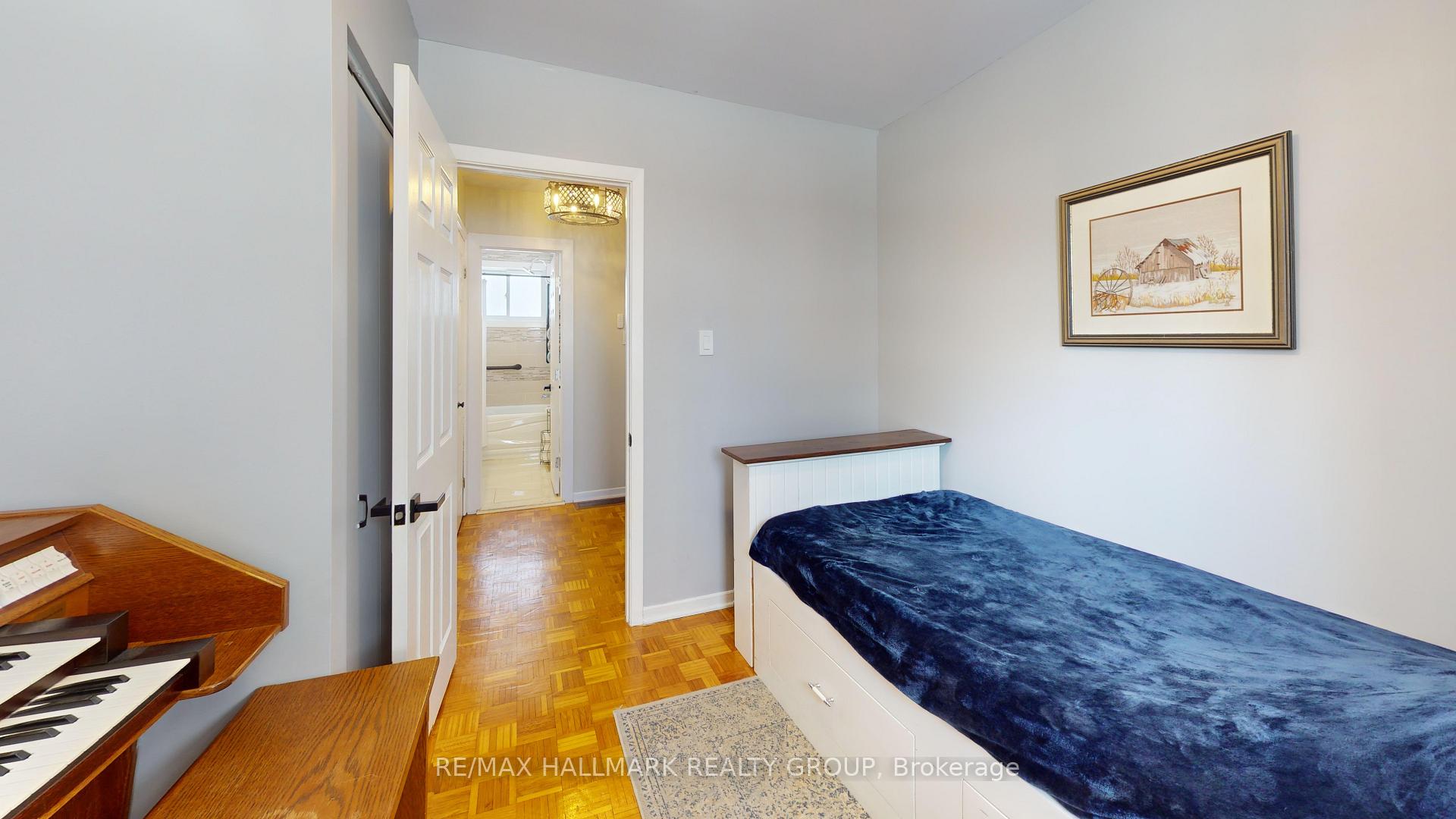 Photo 12 of 677 Laurier Boulevard, Brockville — HOMEH