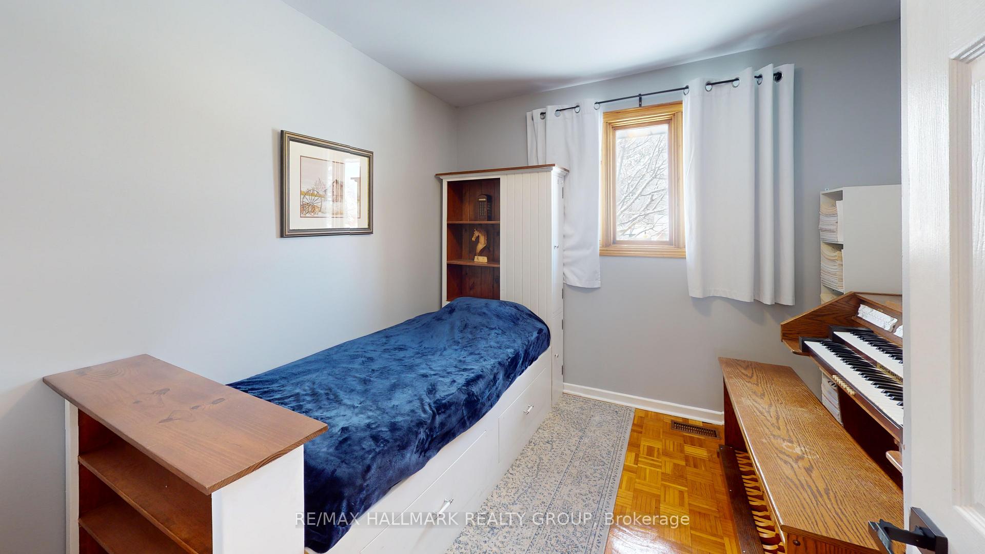 Photo 13 of 677 Laurier Boulevard, Brockville — HOMEH