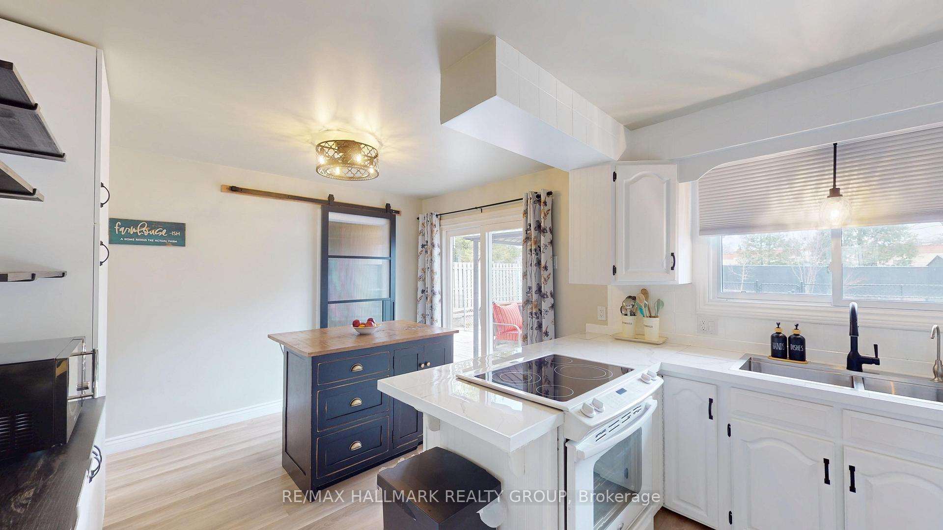 Photo 27 of 677 Laurier Boulevard, Brockville — HOMEH