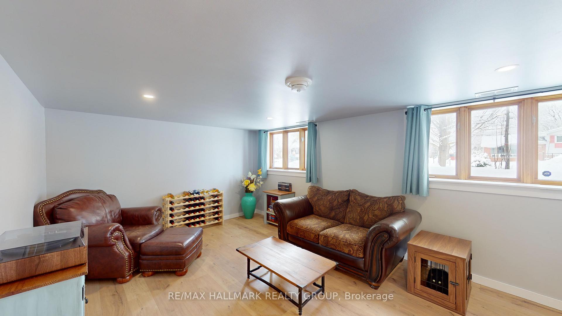 Photo 36 of 677 Laurier Boulevard, Brockville — HOMEH