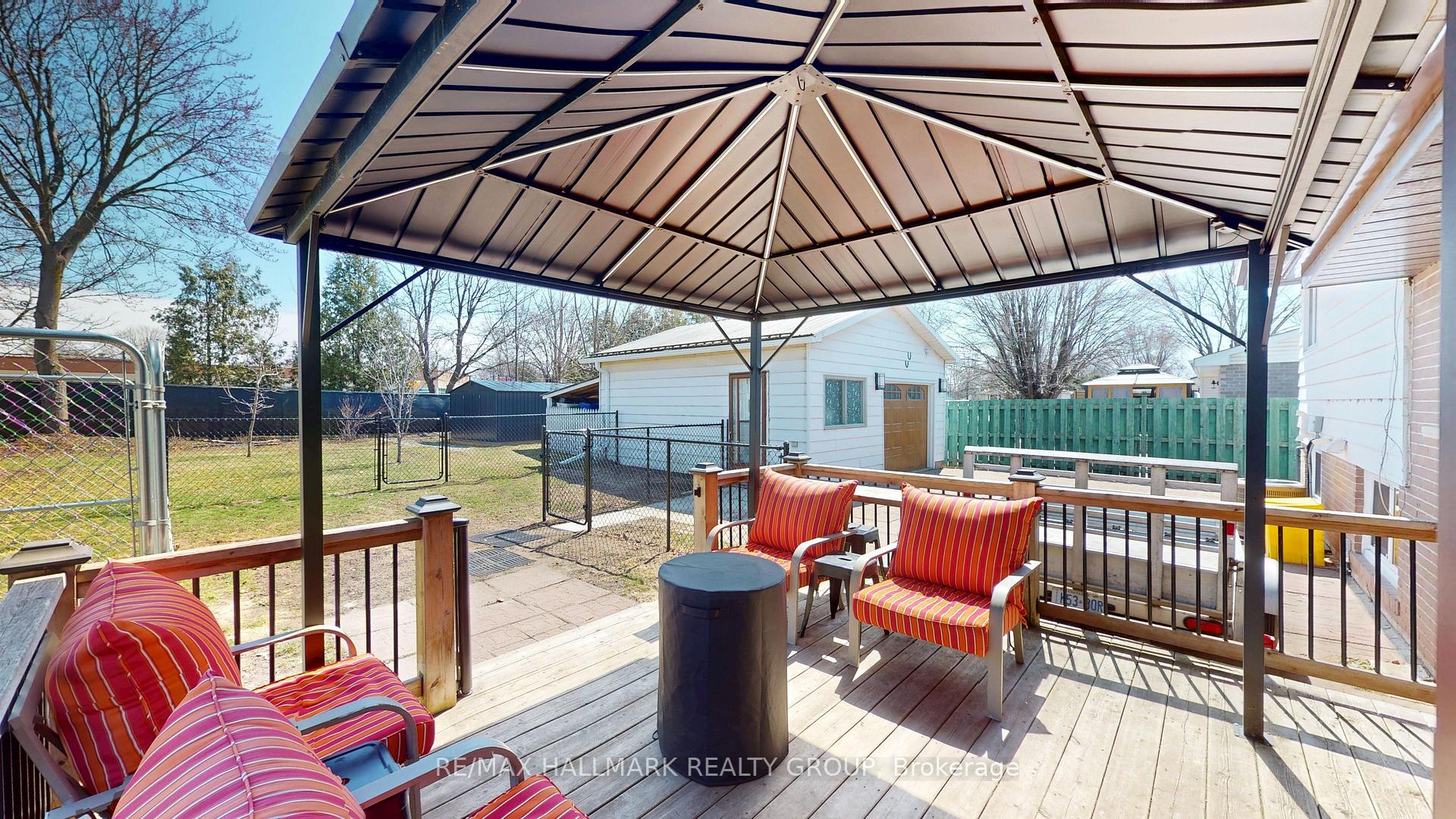 Photo 44 of 677 Laurier Boulevard, Brockville — HOMEH