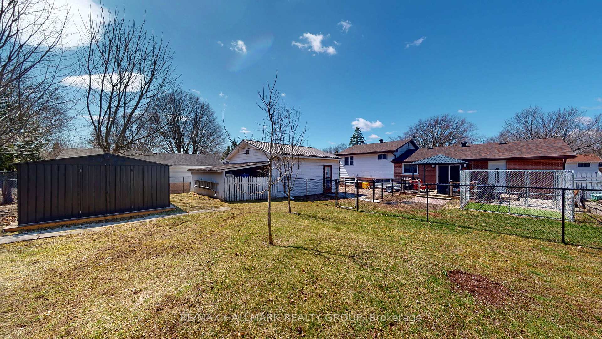 Photo 47 of 677 Laurier Boulevard, Brockville — HOMEH