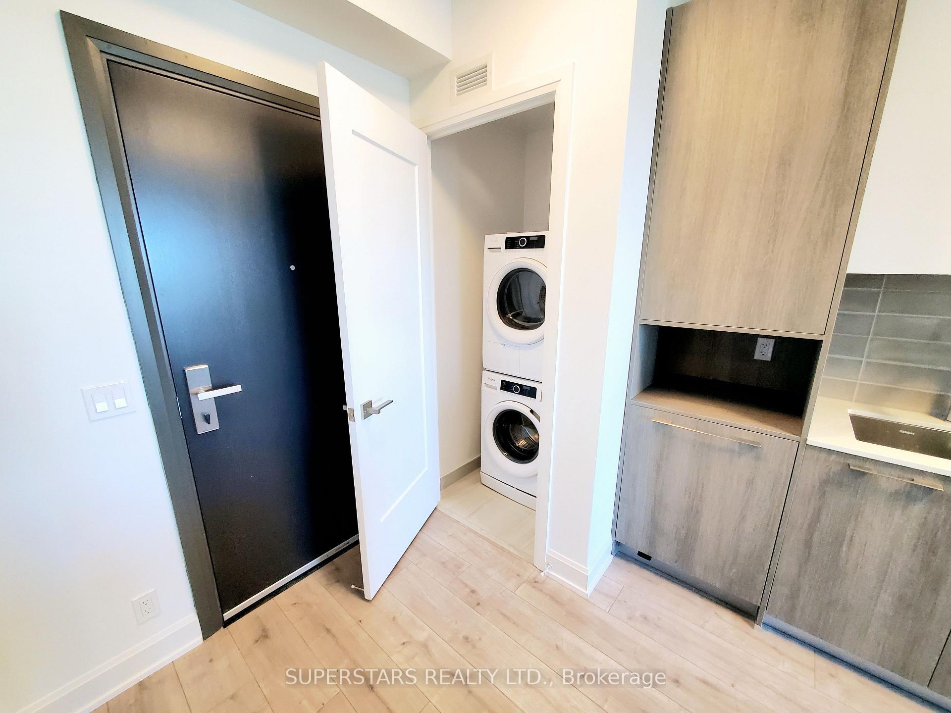 Photo 2 of Unit 812, 38 Water Walk Drive, Markham, Unionville — HOMEH