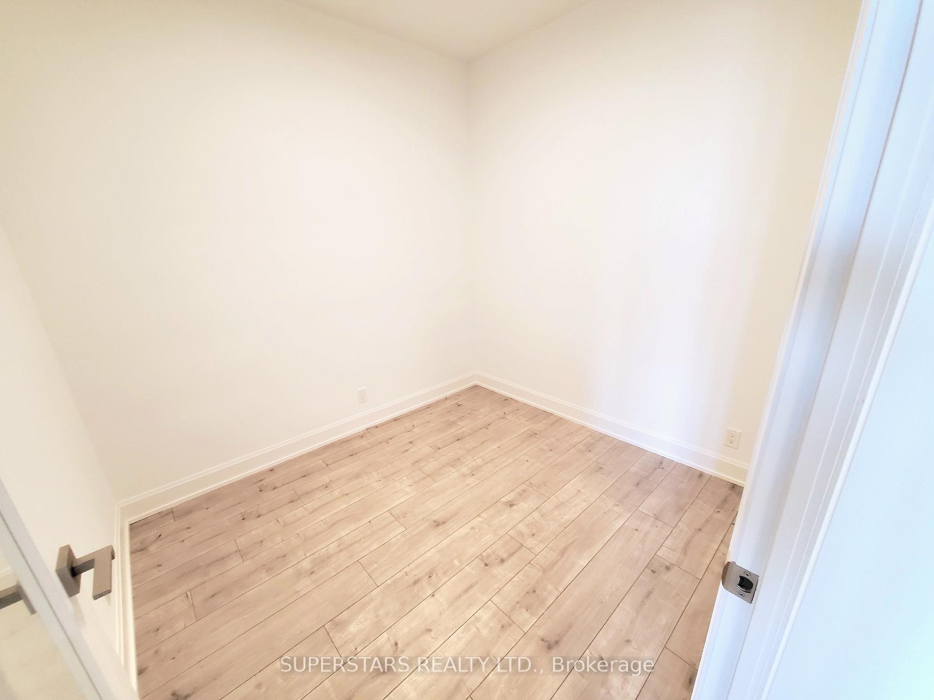 Photo 10 of Unit 812, 38 Water Walk Drive, Markham, Unionville — HOMEH