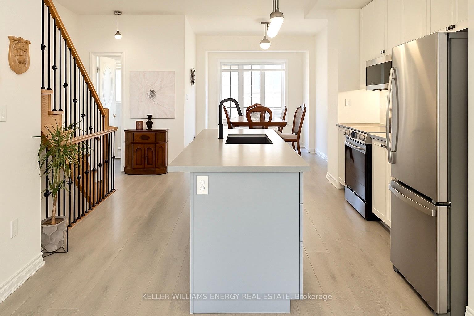 Photo 2 of 2566 Mojave Path, Oshawa, Windfields — HOMEH