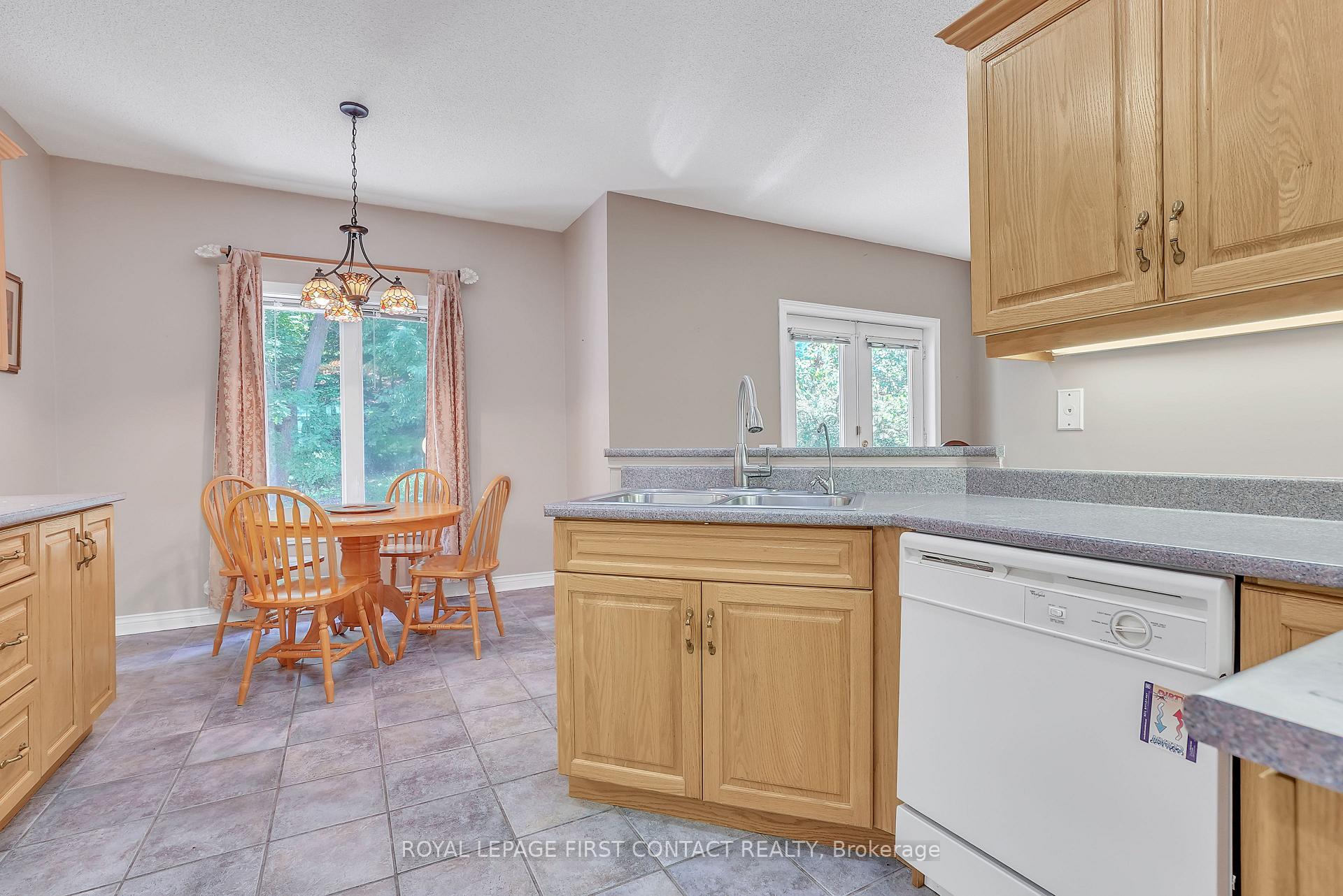 Photo 15 of 23 Grouse Glen, Barrie, Ardagh — HOMEH