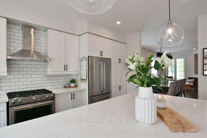 Photo 4 of 3 Gilpin Crescent, Collingwood — HOMEH