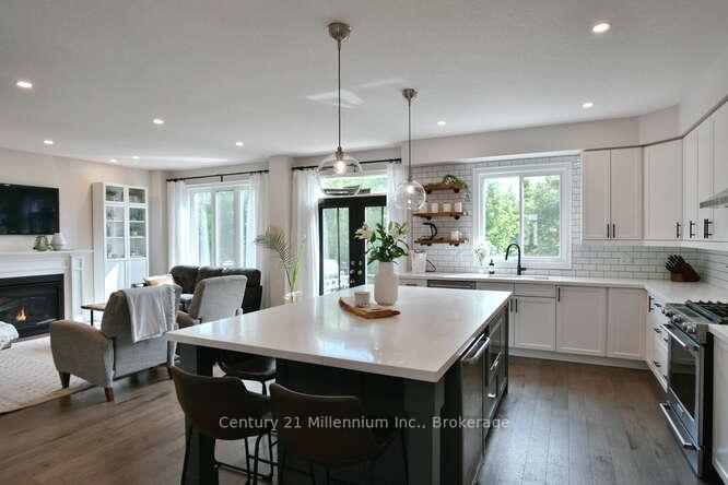 Photo 7 of 3 Gilpin Crescent, Collingwood — HOMEH