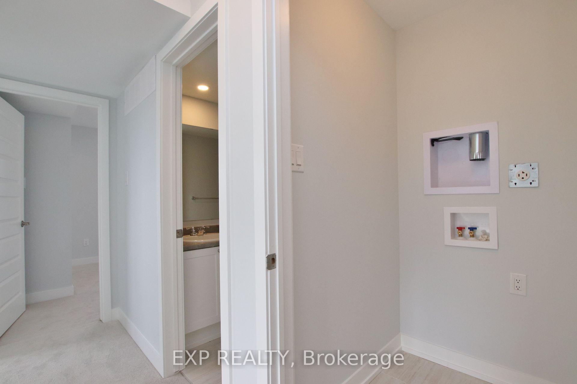 Photo 3 of 288 Anyolite Private, Ottawa, Barrhaven - Heritage Park — HOMEH