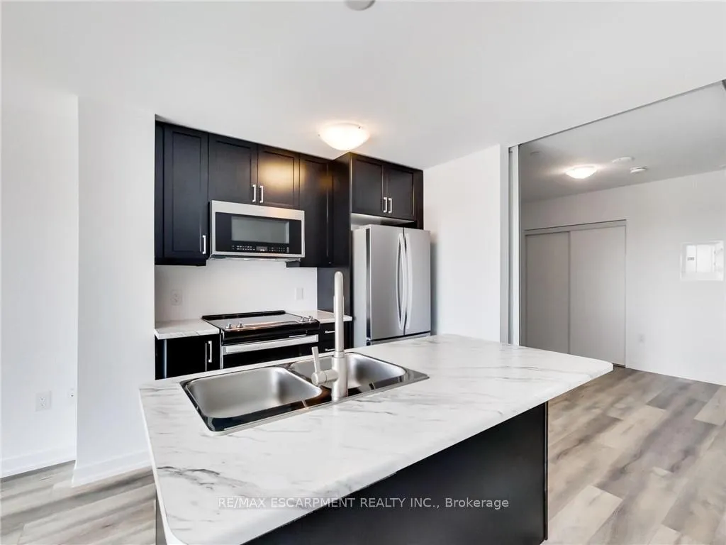 Photo 9 of Unit 811, 470 Dundas Street E, Hamilton, Waterdown — HOMEH