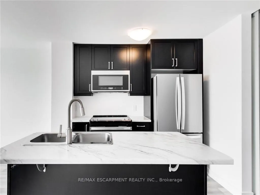 Photo 10 of Unit 811, 470 Dundas Street E, Hamilton, Waterdown — HOMEH