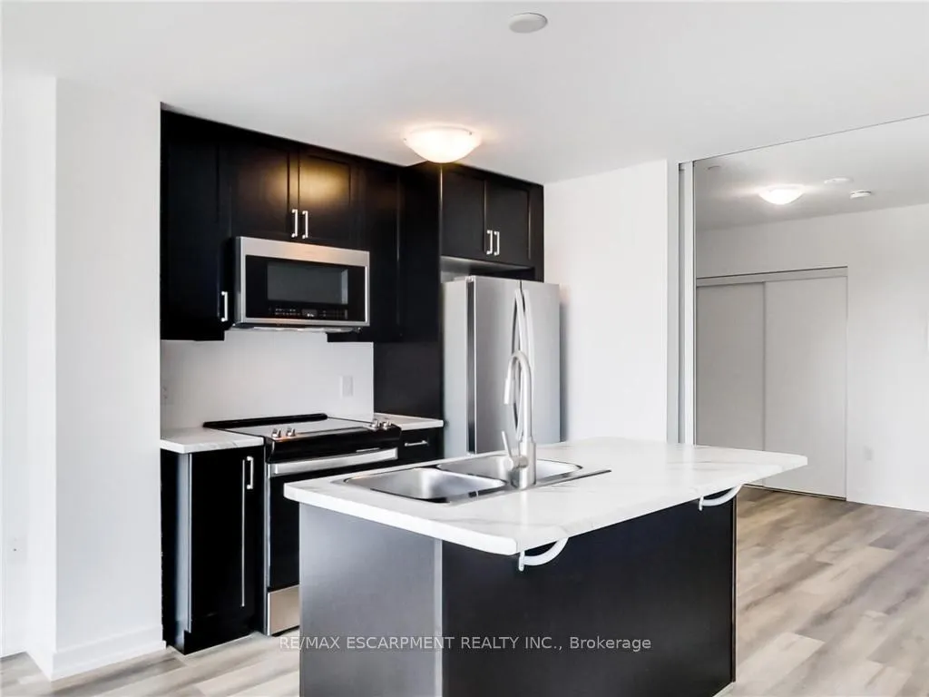 Photo 11 of Unit 811, 470 Dundas Street E, Hamilton, Waterdown — HOMEH