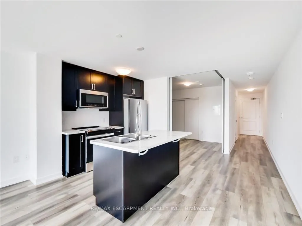 Photo 13 of Unit 811, 470 Dundas Street E, Hamilton, Waterdown — HOMEH