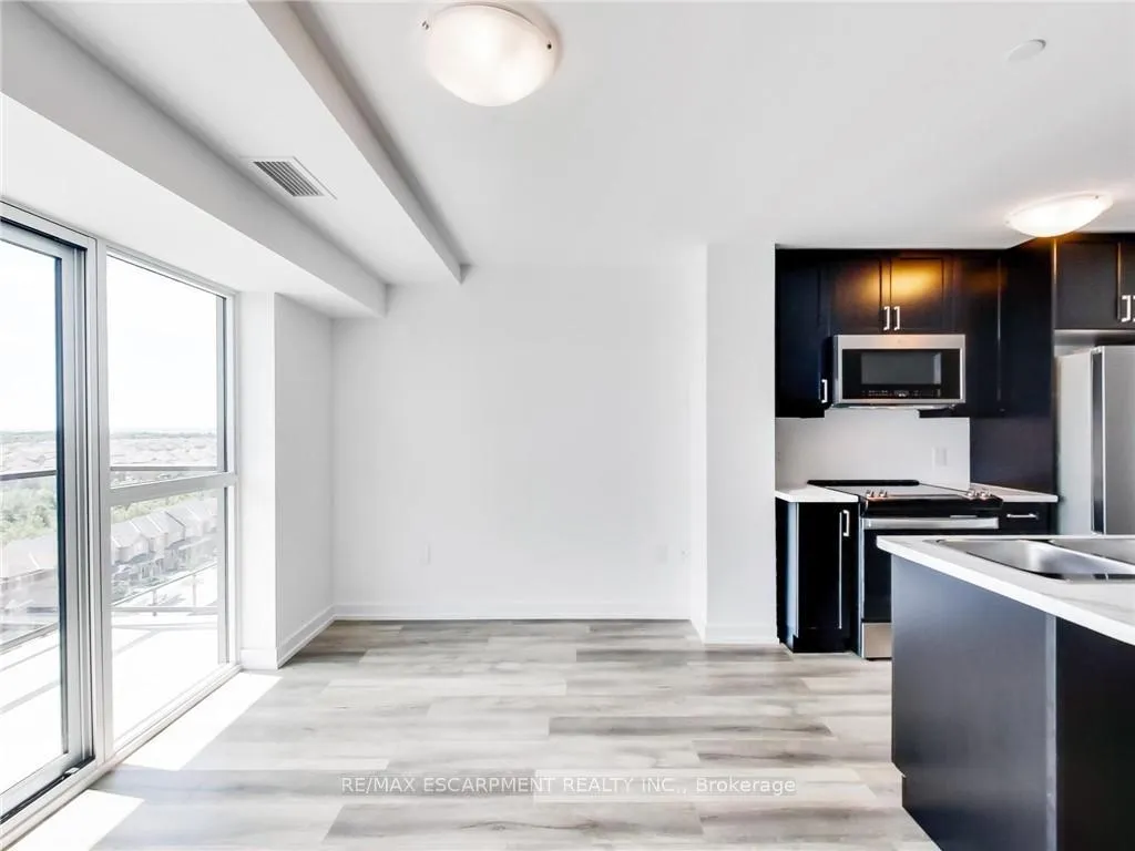 Photo 14 of Unit 811, 470 Dundas Street E, Hamilton, Waterdown — HOMEH