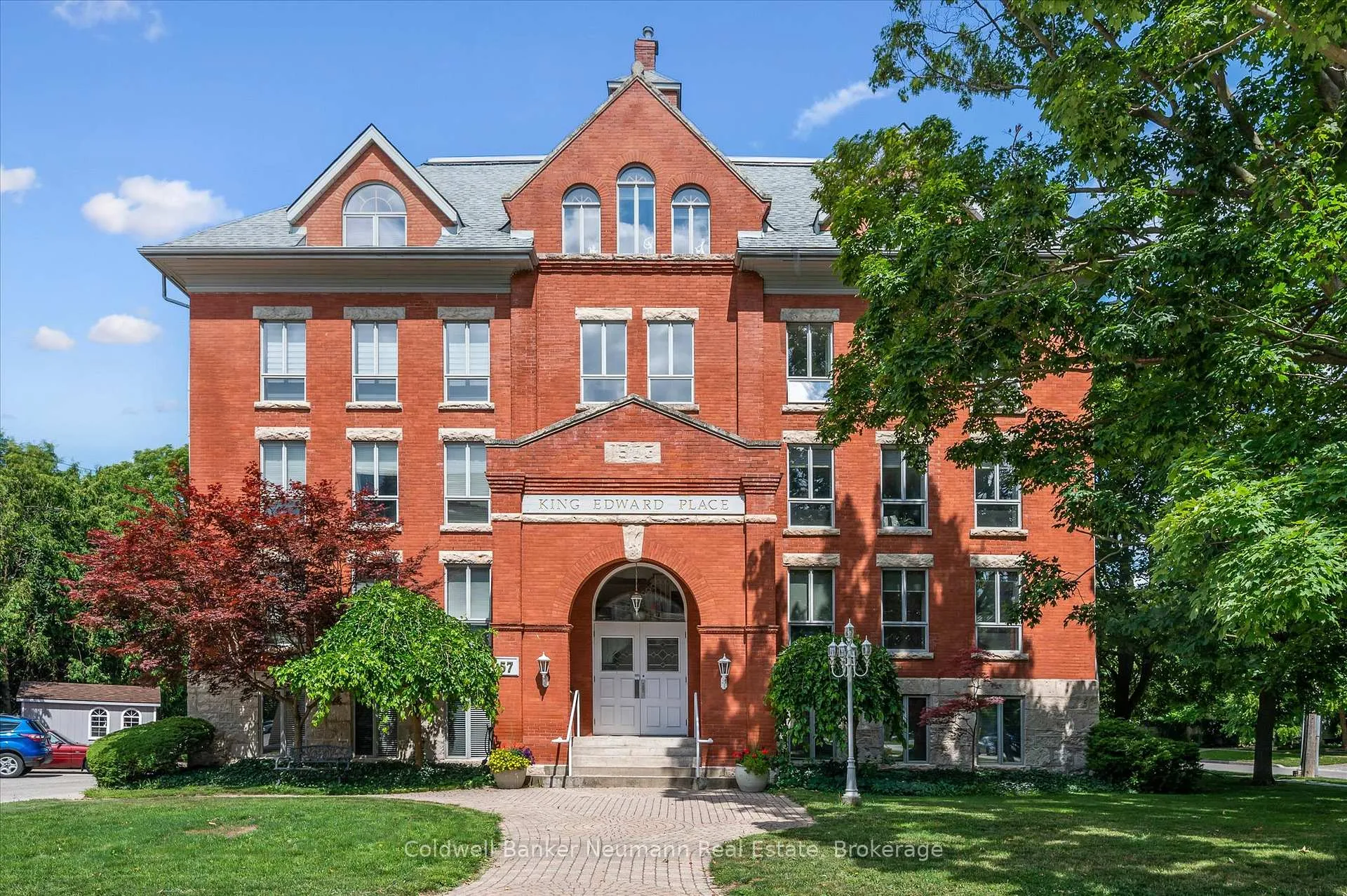 Front of Unit 305, 57 Suffolk Street W