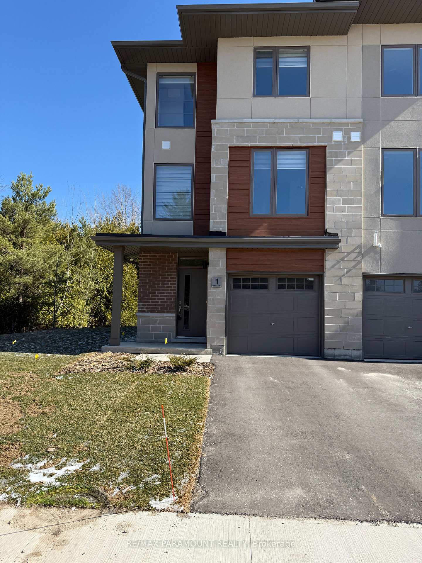 Photo 2 of Unit 1, 39 Dawson Drive, Collingwood — HOMEH