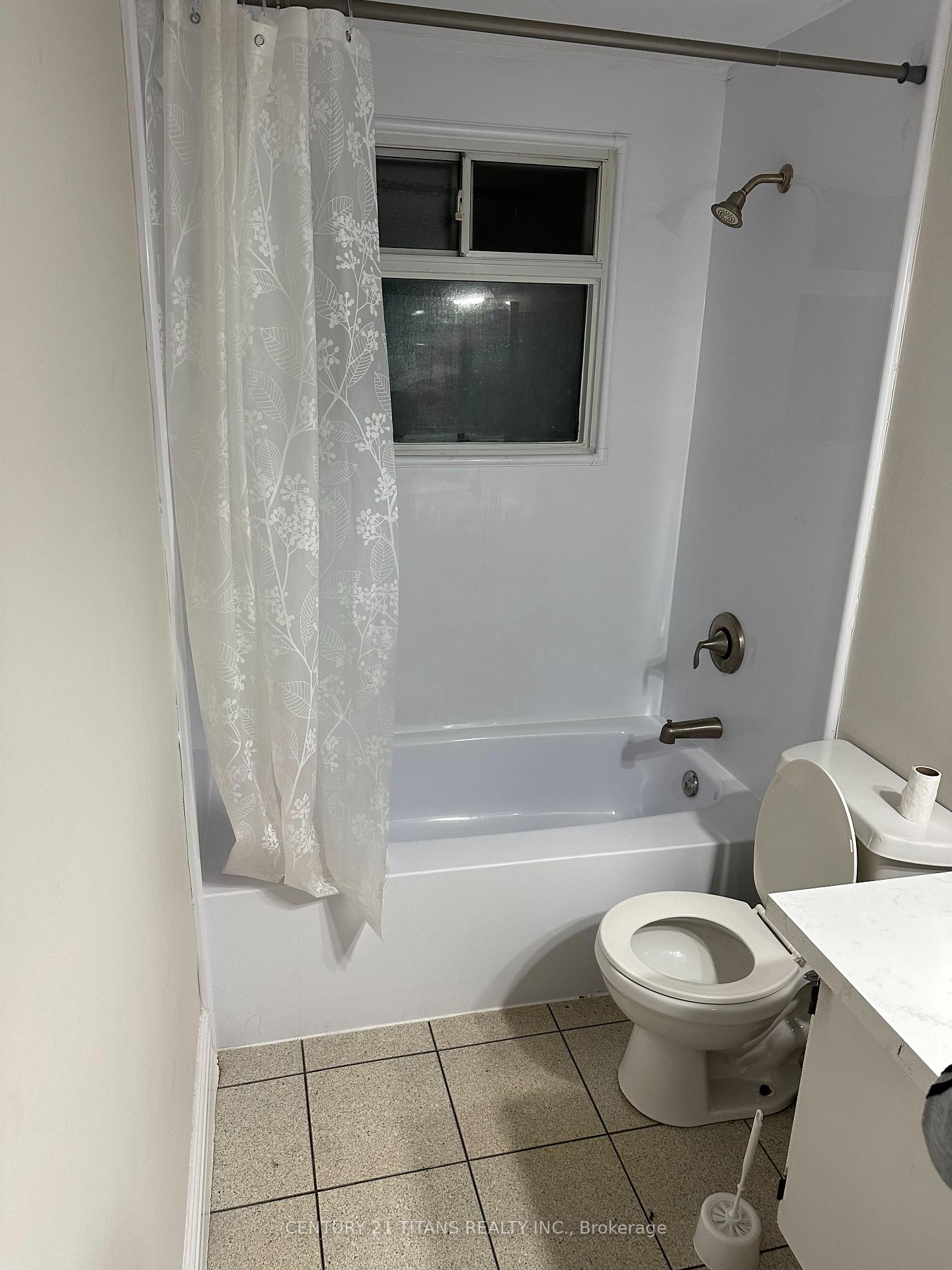 Photo 3 of 30 Clements Road E, Ajax, South East — HOMEH