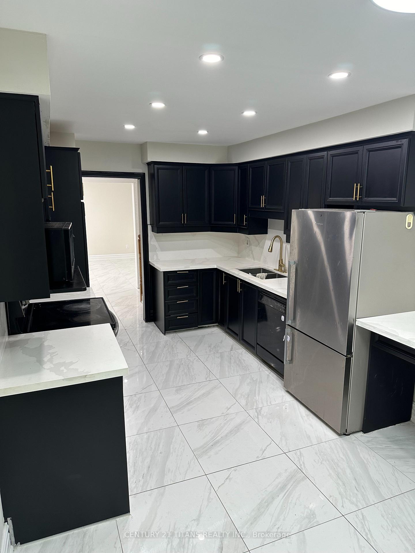 Photo 6 of 30 Clements Road E, Ajax, South East — HOMEH