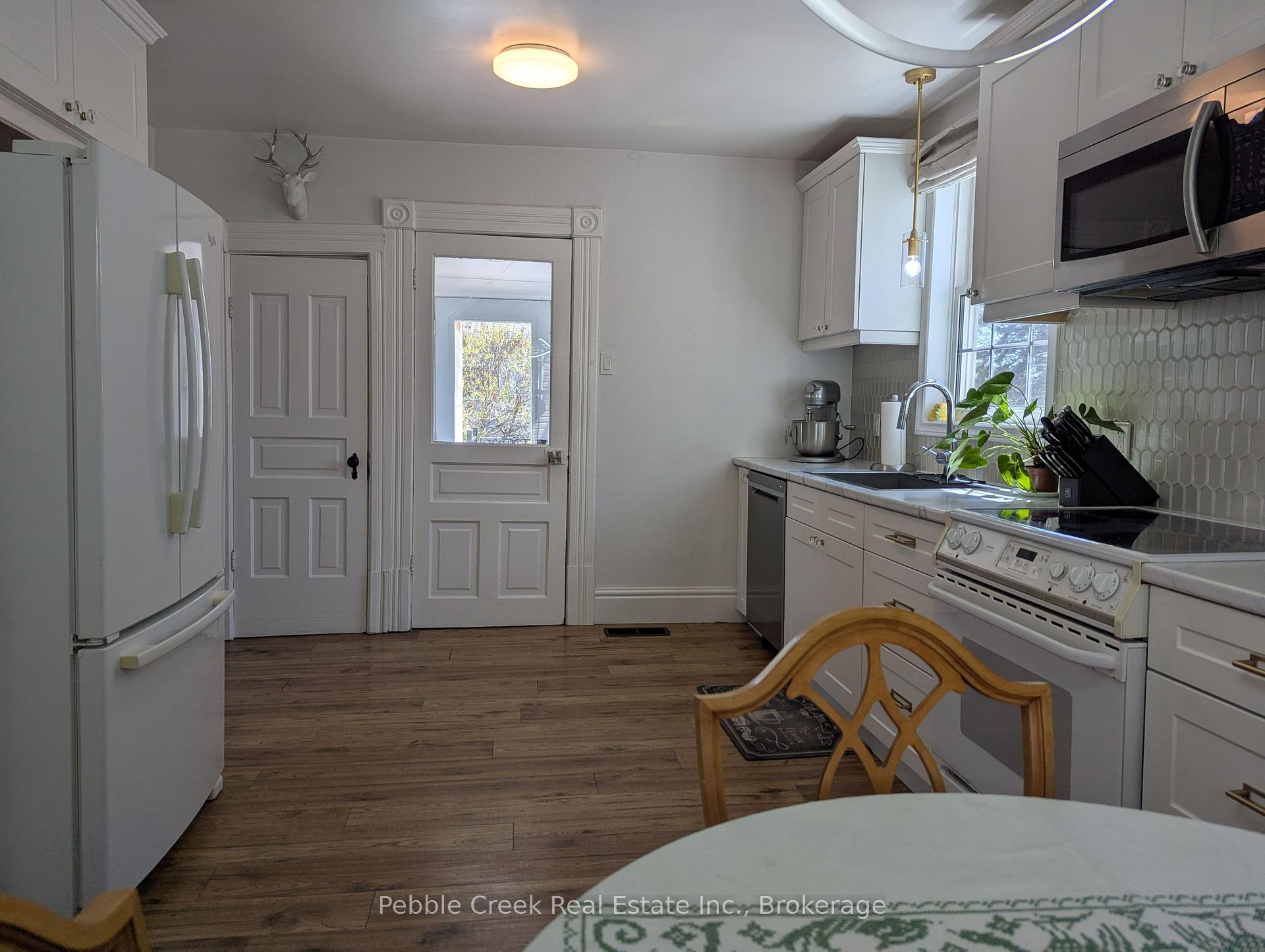 Photo 4 of 146 Wellington Street S, Goderich, Goderich (Town) — HOMEH