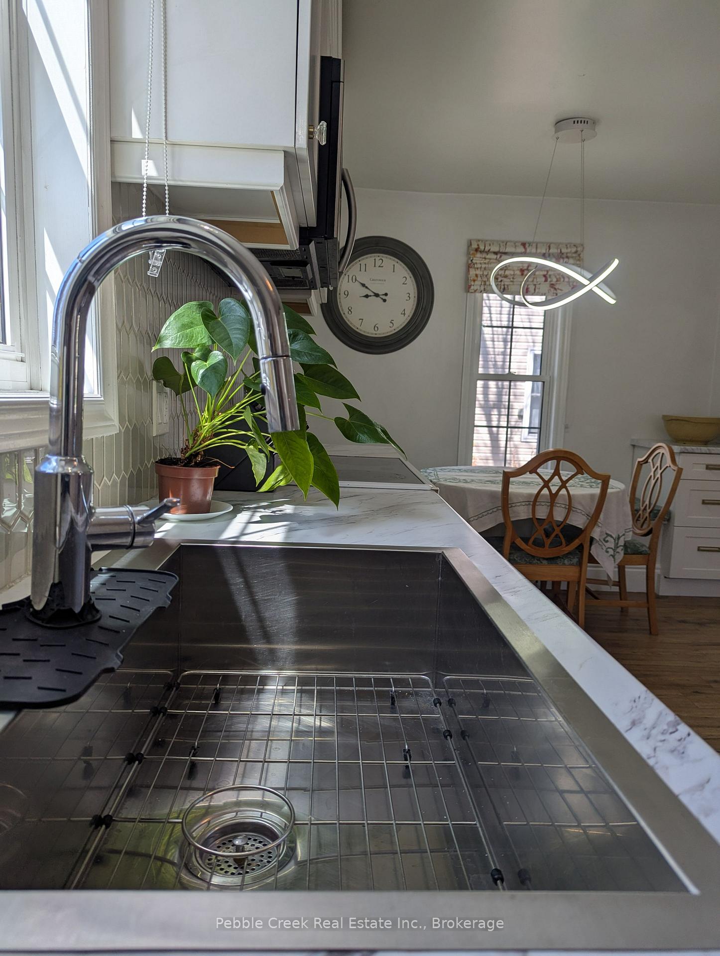Photo 6 of 146 Wellington Street S, Goderich, Goderich (Town) — HOMEH