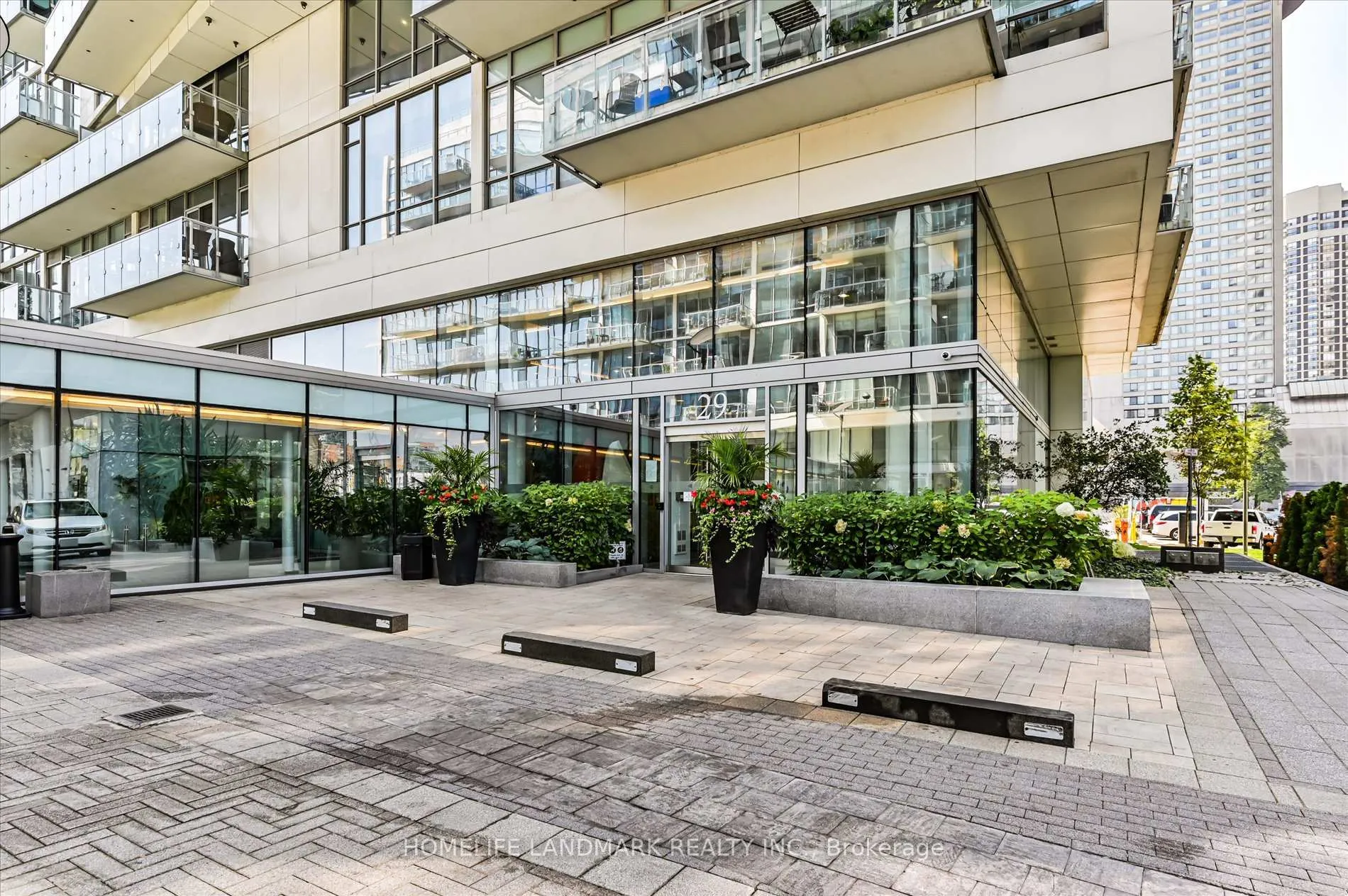 Photo 2 of Unit TH102, 29 Queens Quay E, Toronto, Waterfront Communities — HOMEH