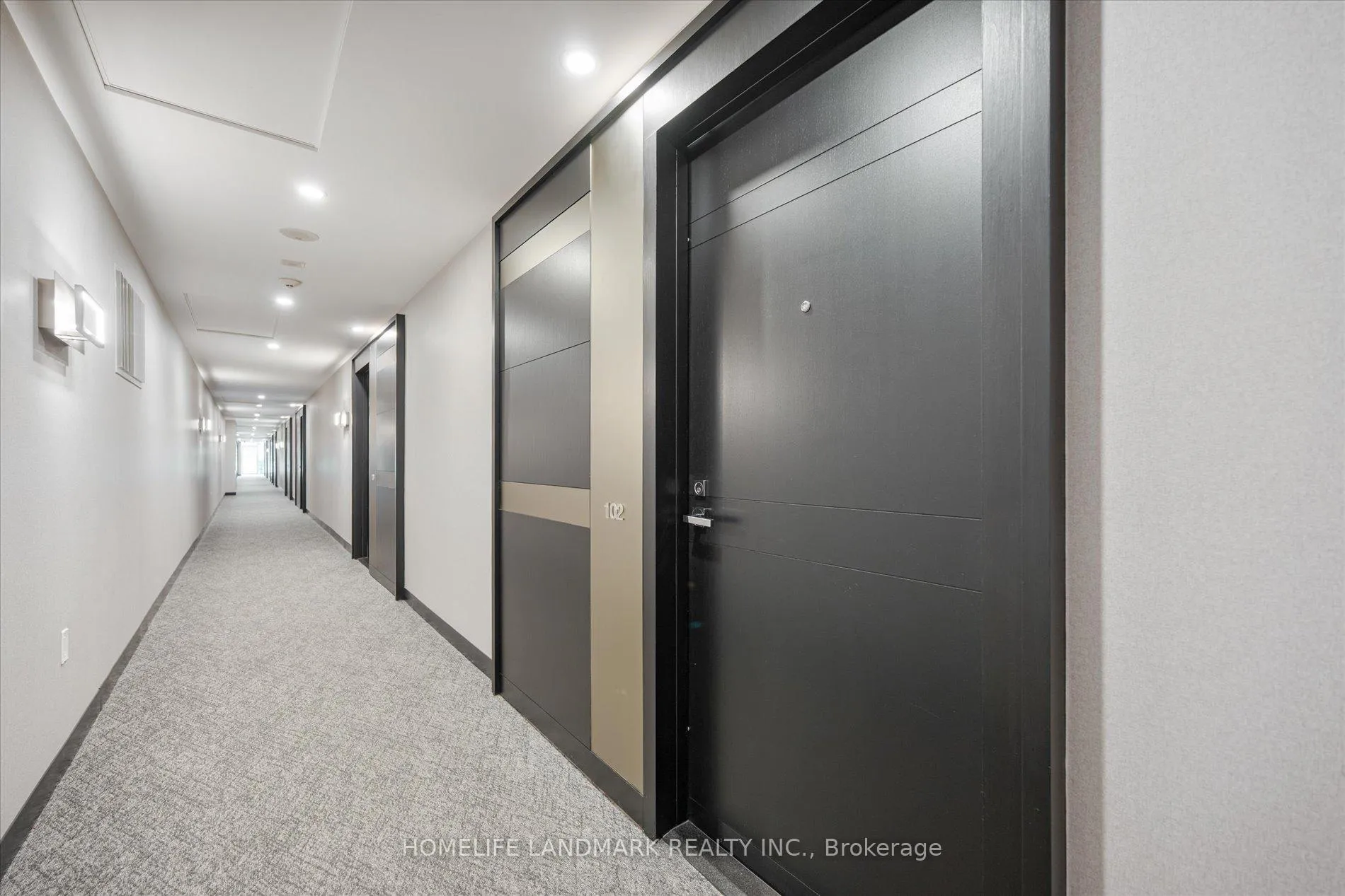 Photo 3 of Unit TH102, 29 Queens Quay E, Toronto, Waterfront Communities — HOMEH
