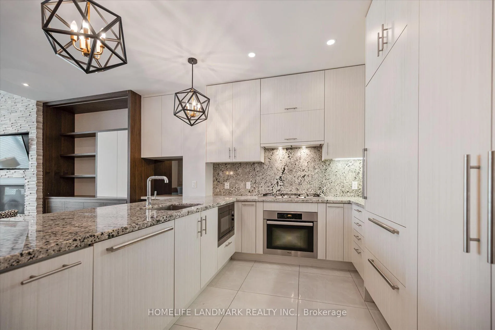 Photo 6 of Unit TH102, 29 Queens Quay E, Toronto, Waterfront Communities — HOMEH