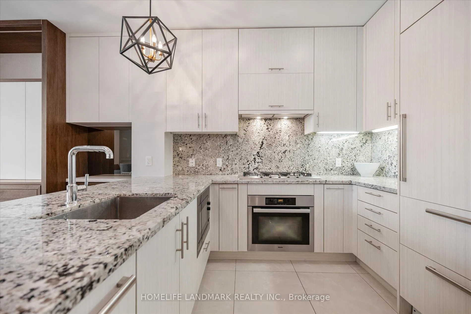 Photo 7 of Unit TH102, 29 Queens Quay E, Toronto, Waterfront Communities — HOMEH