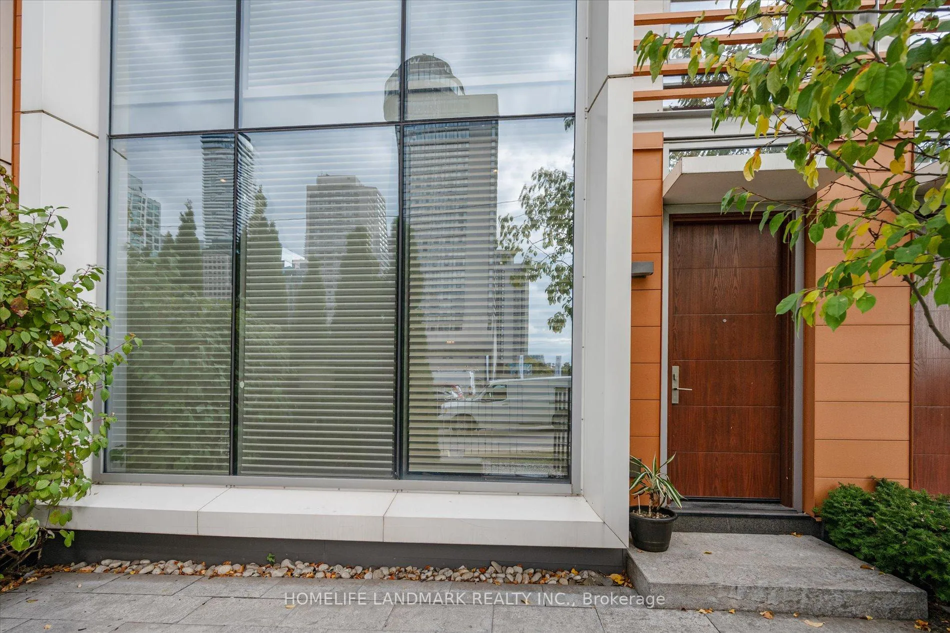 Photo 38 of Unit TH102, 29 Queens Quay E, Toronto, Waterfront Communities — HOMEH