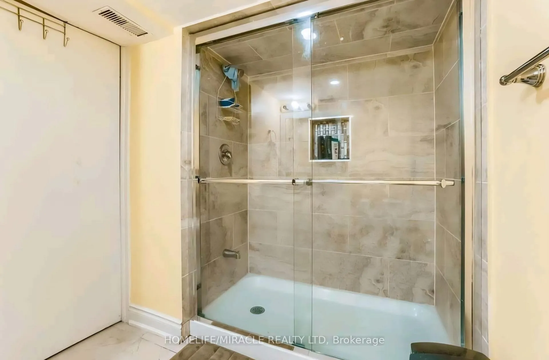 Photo 32 of 98 Speedwell Street, Brampton, Credit Valley — HOMEH