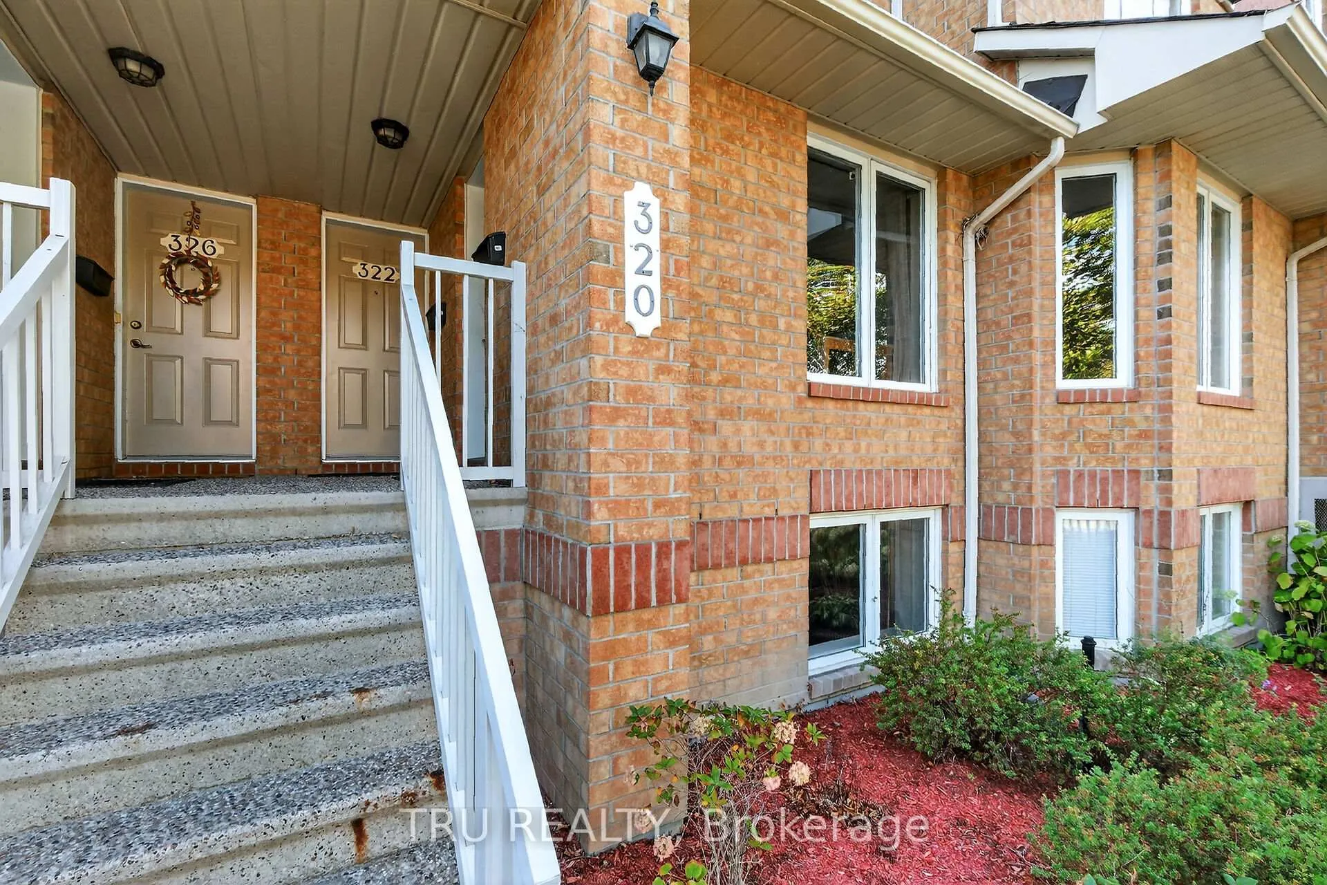 Photo 2 of 320 Cresthaven Drive, Ottawa, Barrhaven East — HOMEH