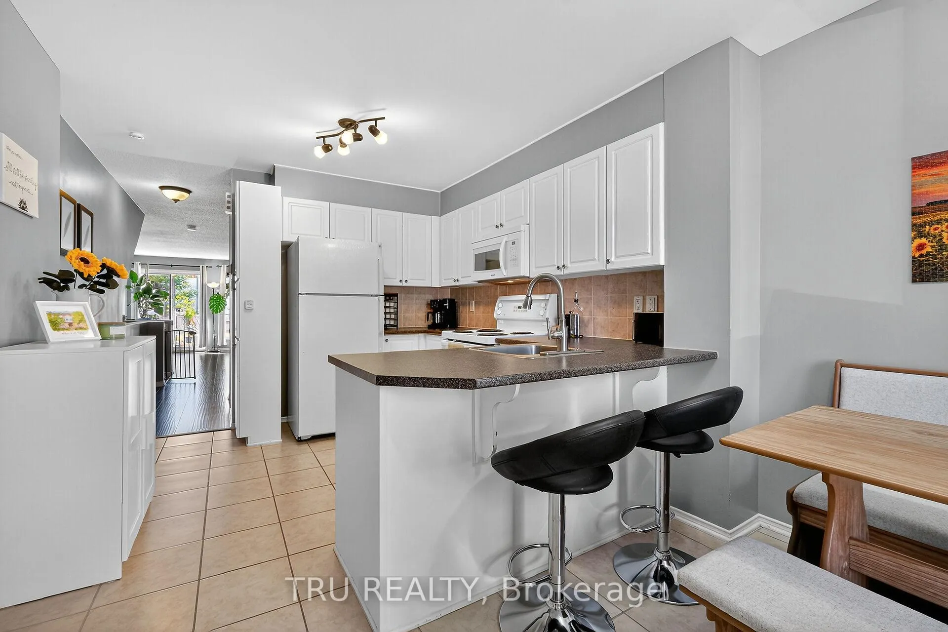 Photo 7 of 320 Cresthaven Drive, Ottawa, Barrhaven East — HOMEH