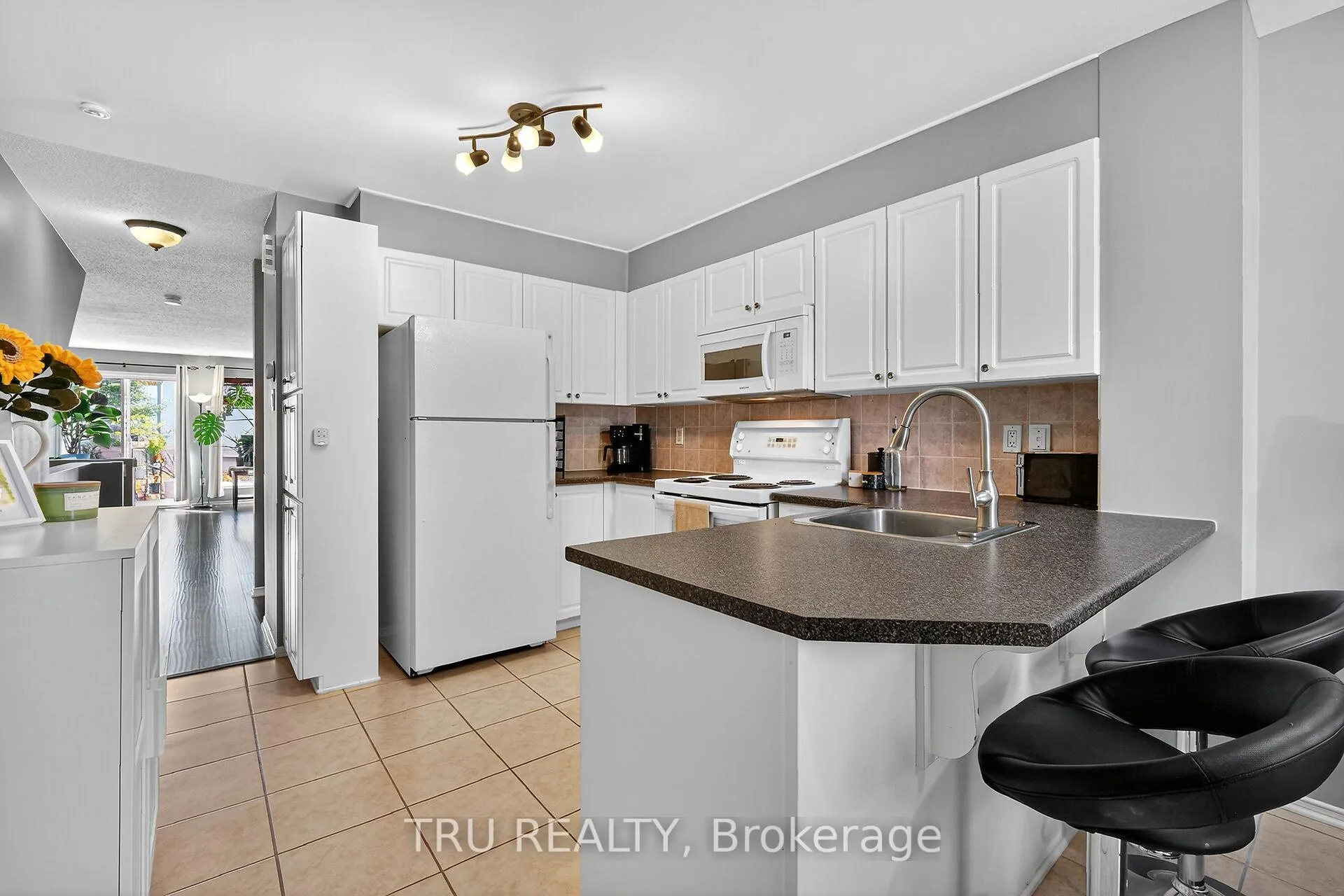 Photo 10 of 320 Cresthaven Drive, Ottawa, Barrhaven East — HOMEH