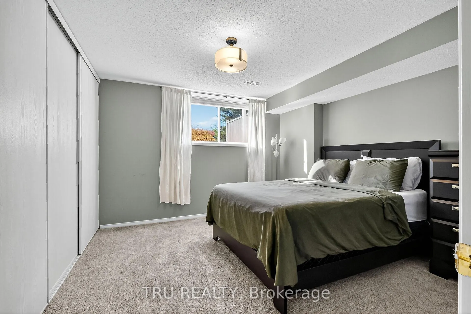 Photo 39 of 320 Cresthaven Drive, Ottawa, Barrhaven East — HOMEH