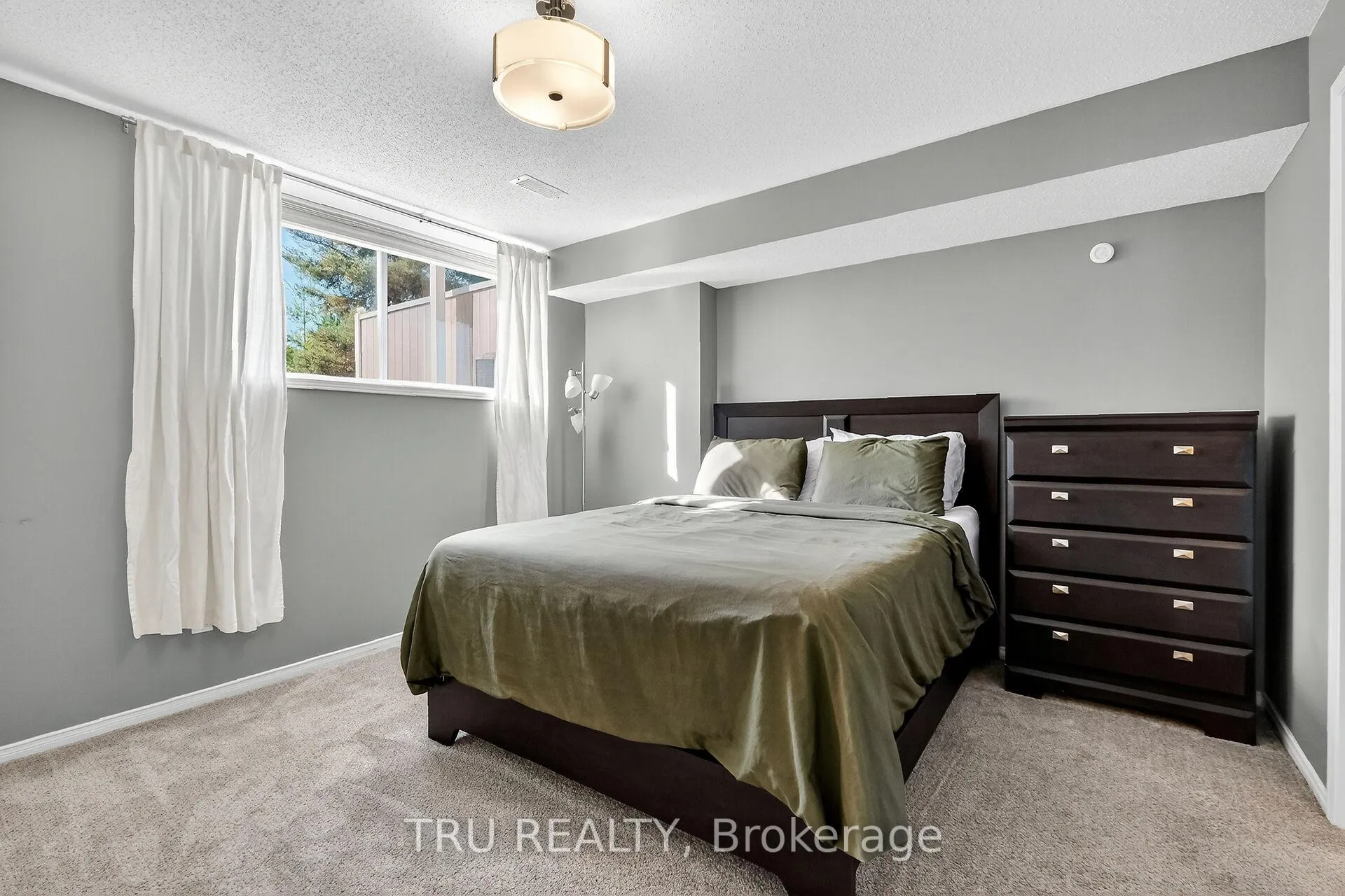 Photo 40 of 320 Cresthaven Drive, Ottawa, Barrhaven East — HOMEH
