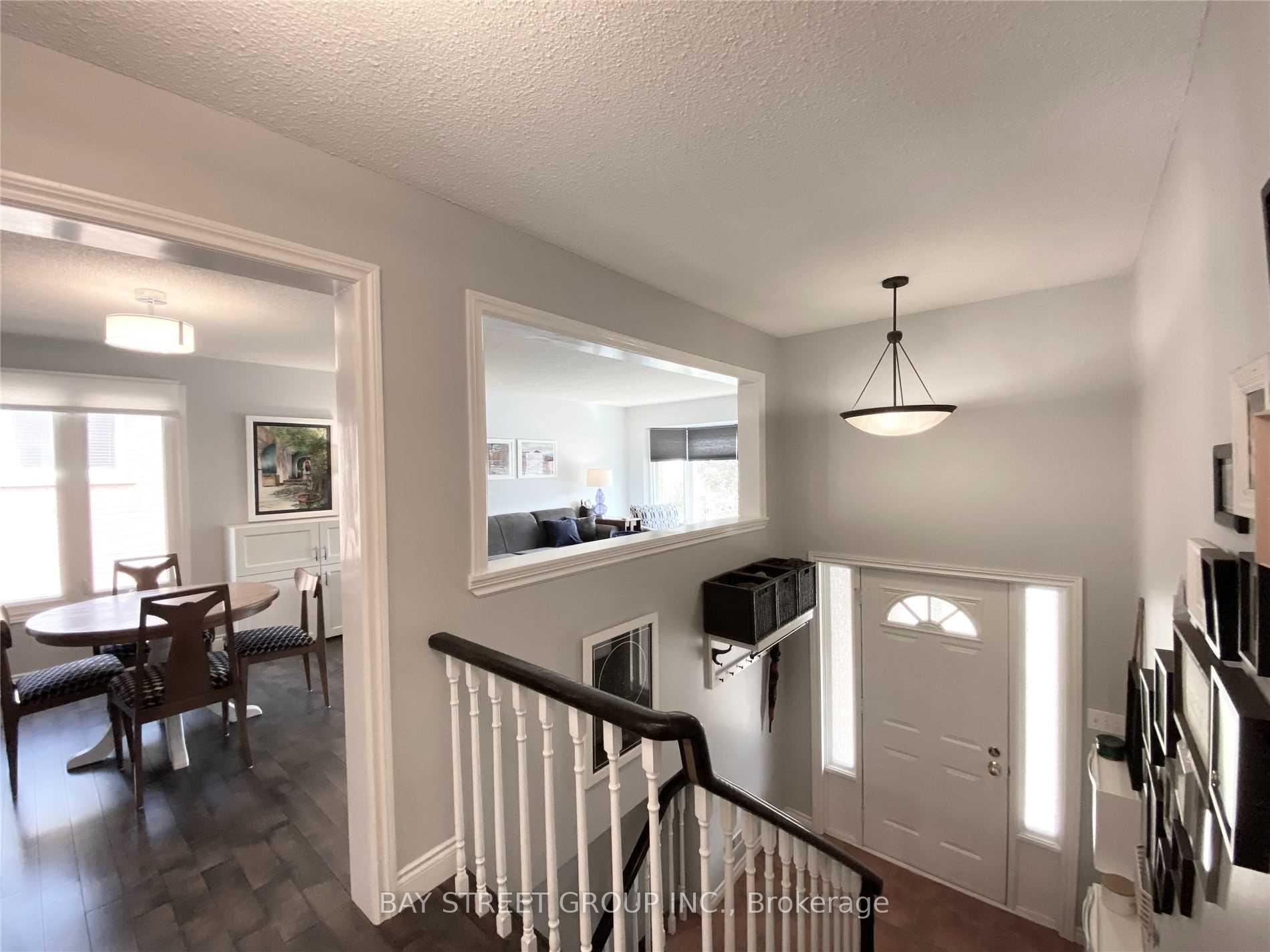 Photo 3 of Unit Upper, 86 Browning Trail, Barrie, Letitia Heights — HOMEH