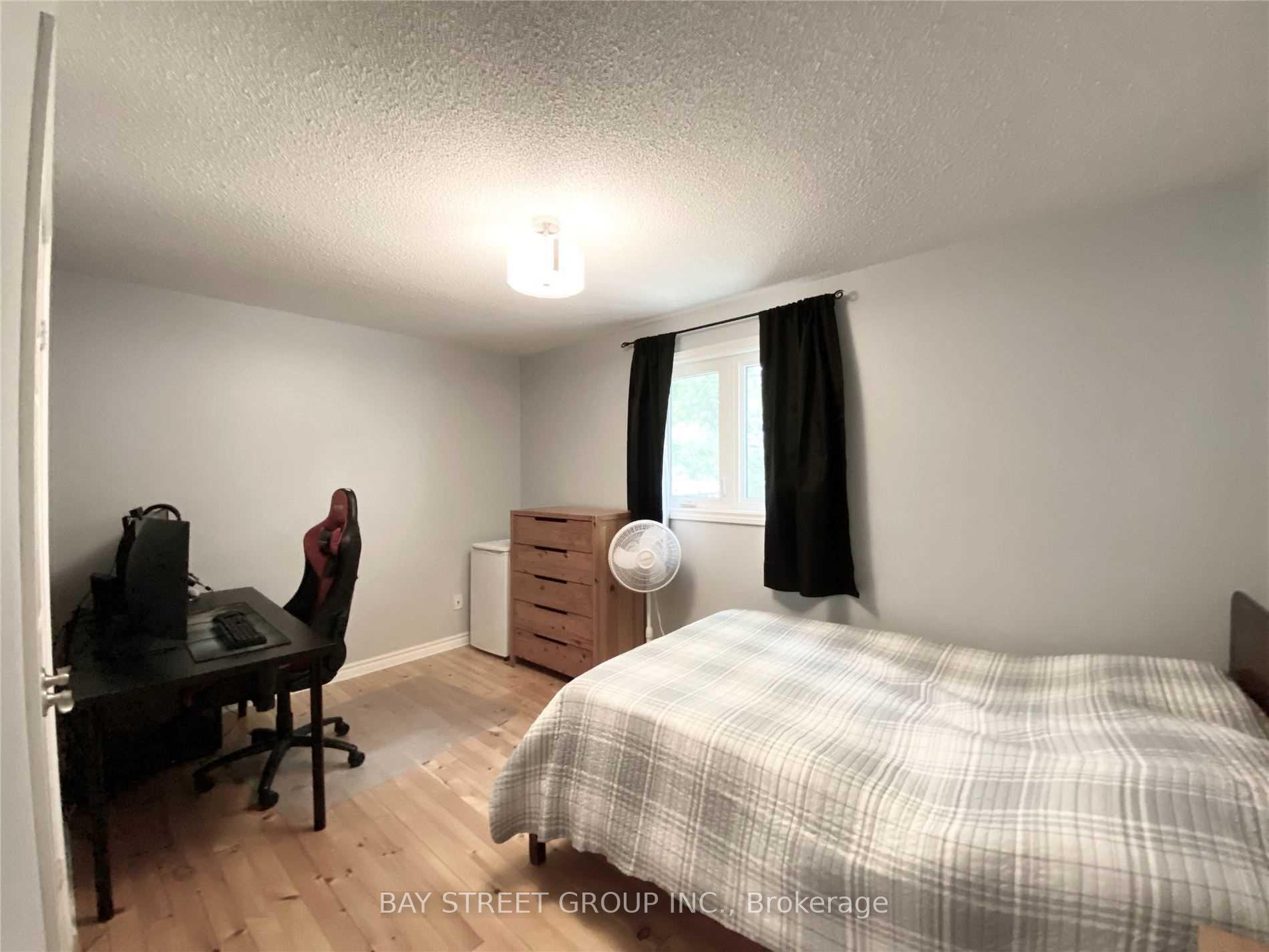 Photo 13 of Unit Upper, 86 Browning Trail, Barrie, Letitia Heights — HOMEH