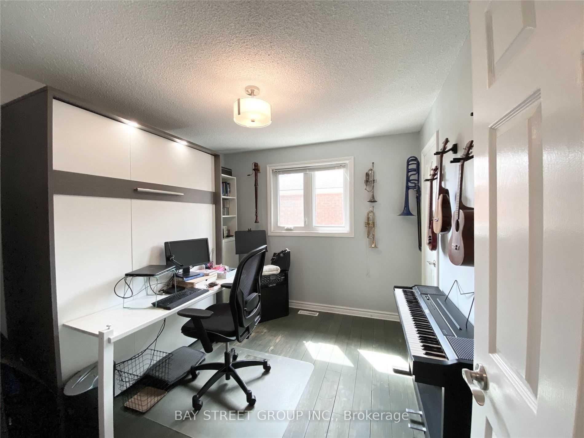 Photo 14 of Unit Upper, 86 Browning Trail, Barrie, Letitia Heights — HOMEH
