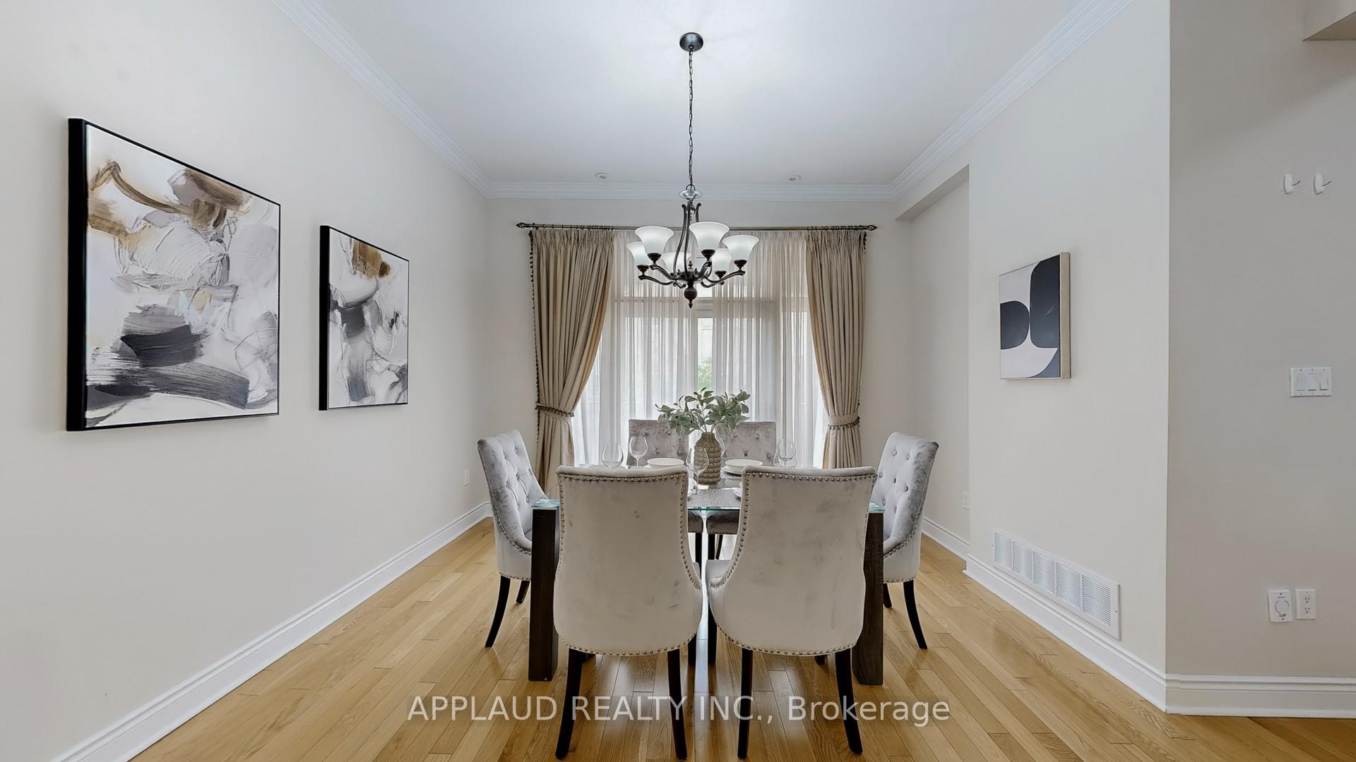 Photo 10 of 75 Legends Way, Markham, Unionville — HOMEH