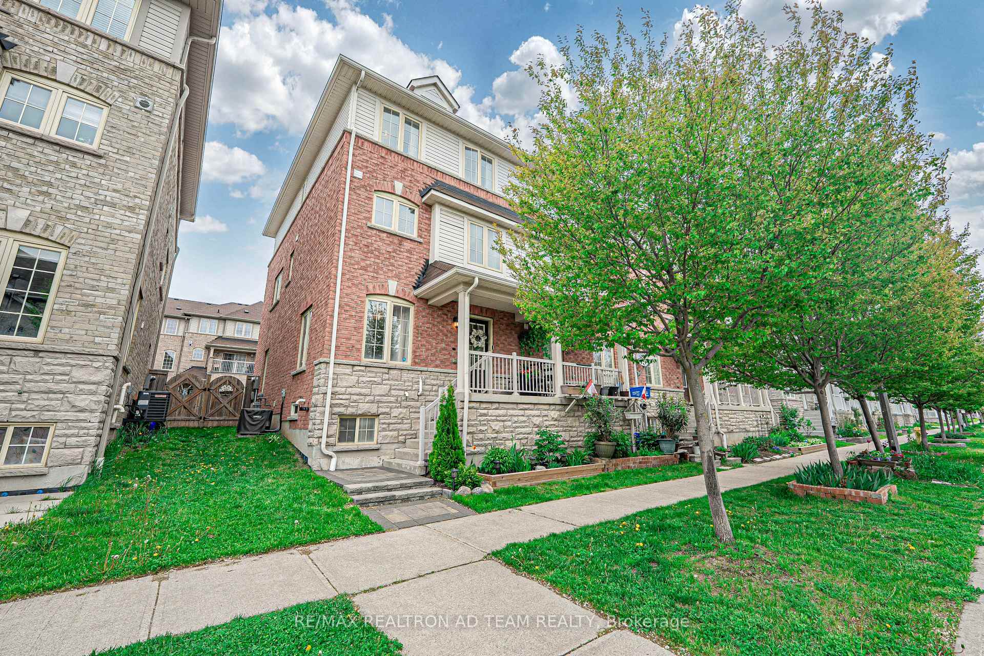 Photo 3 of 56 Barnham Street, Ajax, Central East — HOMEH