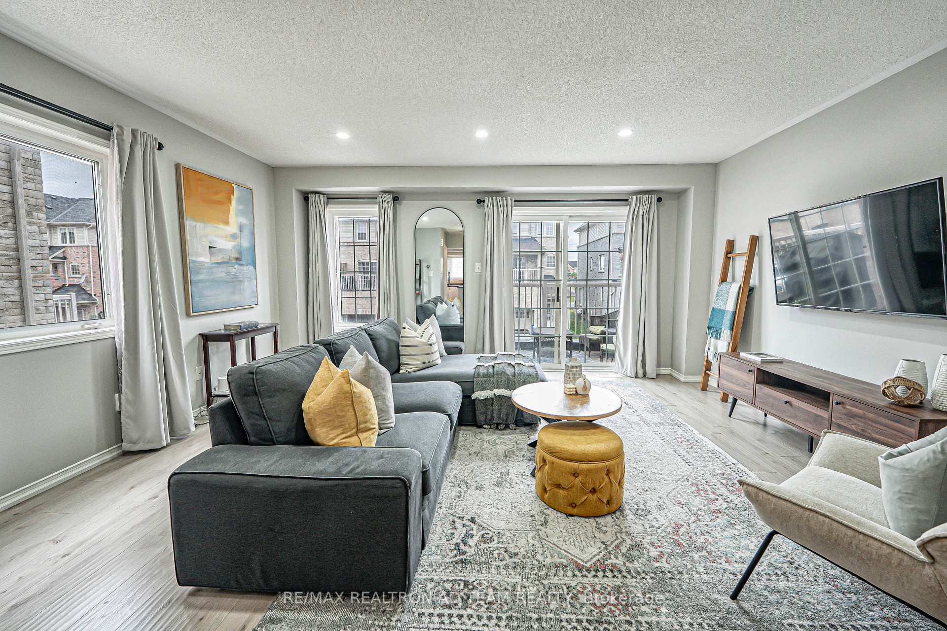Photo 10 of 56 Barnham Street, Ajax, Central East — HOMEH